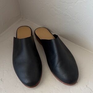 Nisolo Black Leather Slip-On Mules